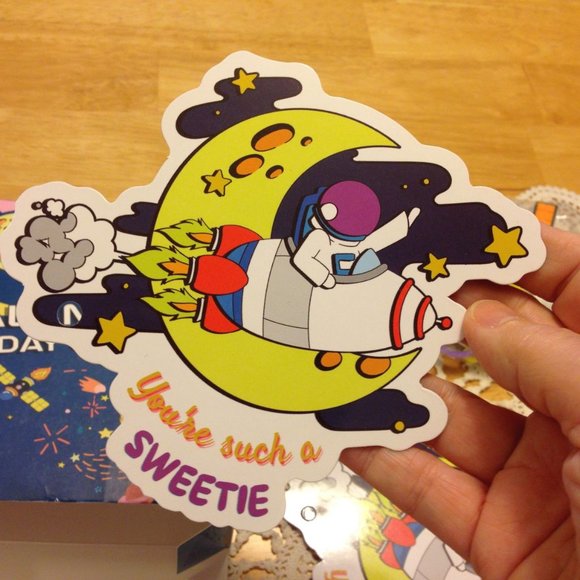 Valentine's Day Cards with gift keychains, spacemen, aliens and planets - Picture 4 of 10